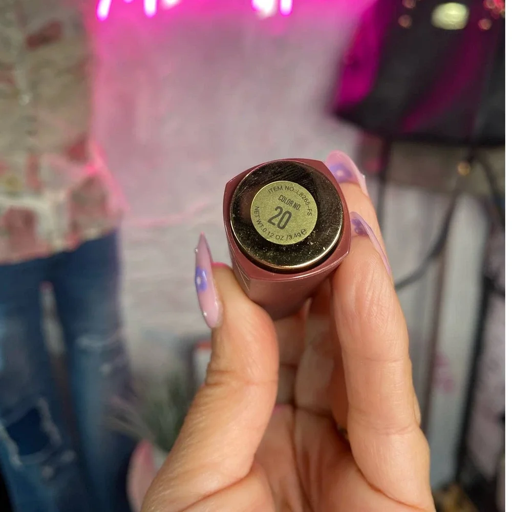 LAST ONE - NEW Click Bullet Nude Matte Lipstick by Romantic Beauty #20